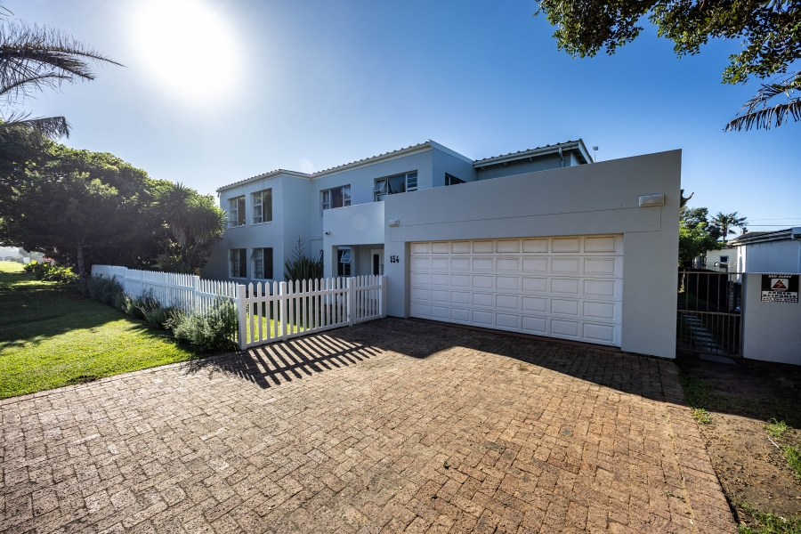 To Let 4 Bedroom Property for Rent in Kidds Beach Eastern Cape